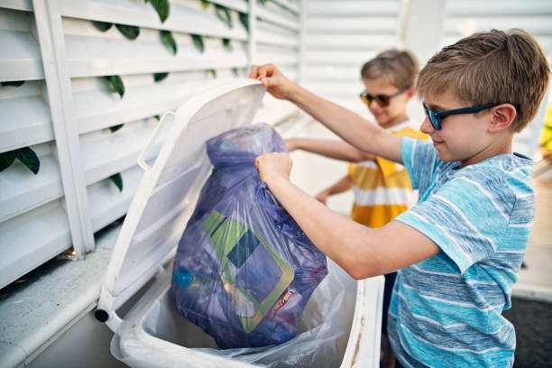 Best Professional Junk Removal  in Menasha, WI